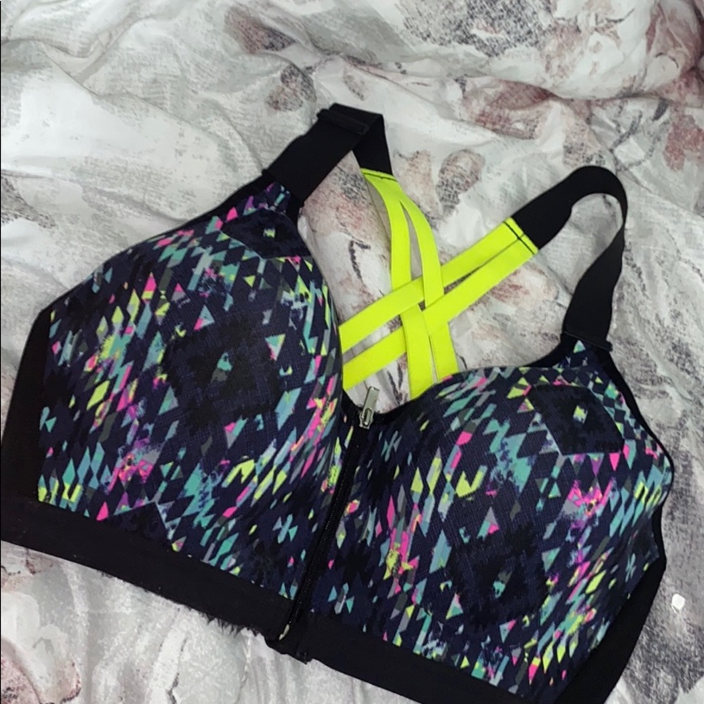 VS front zip bra